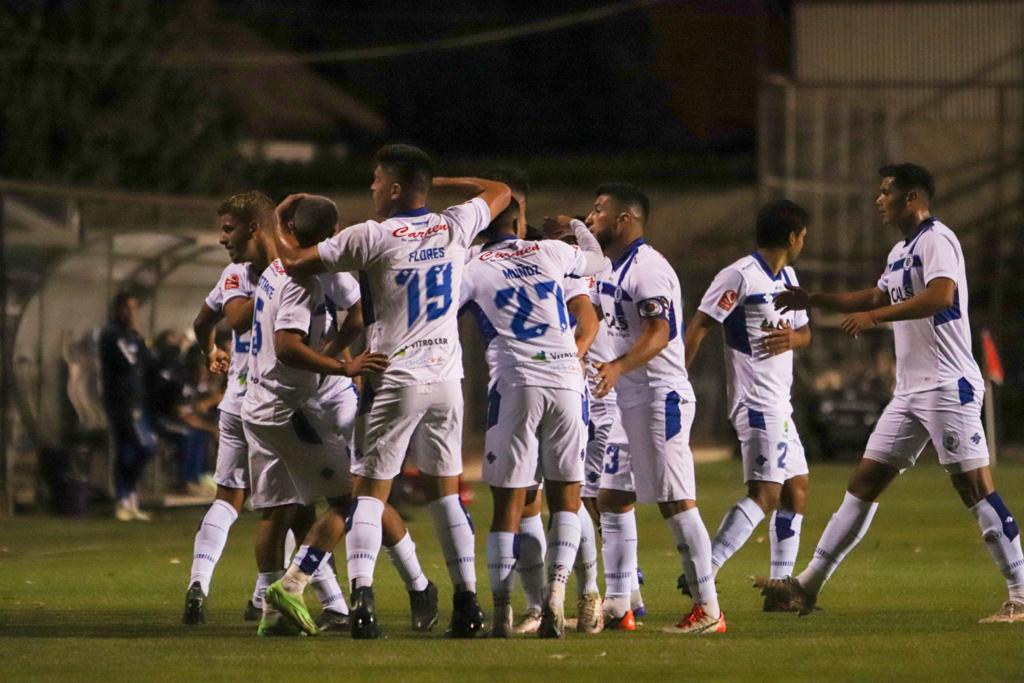 Vuelven los abrazos en casa Deportes Santa Cruz derrota a